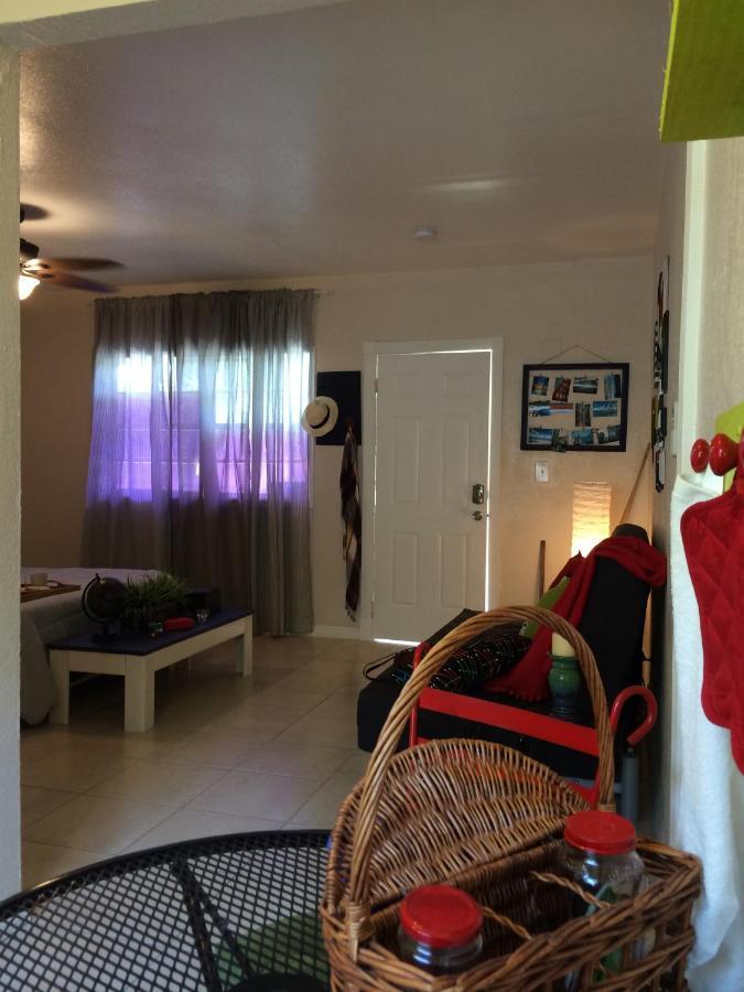 One-Bedroom Apartment,1055318293:JPEG