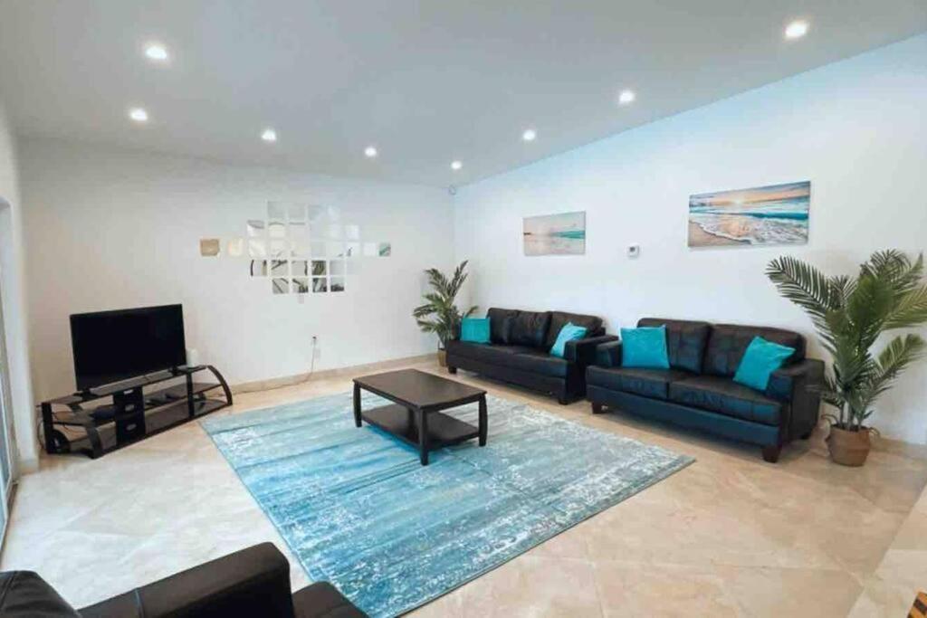 Five-Bedroom House,1155390894:JPEG