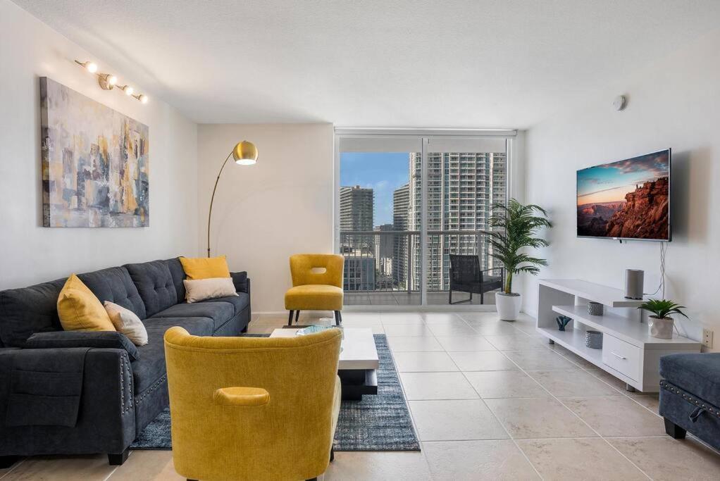 Three-Bedroom Apartment,1239627160:JPEG