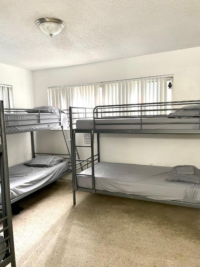 Eenpersoonsbed in een Gemengde Slaapzaal met 6 Bedden