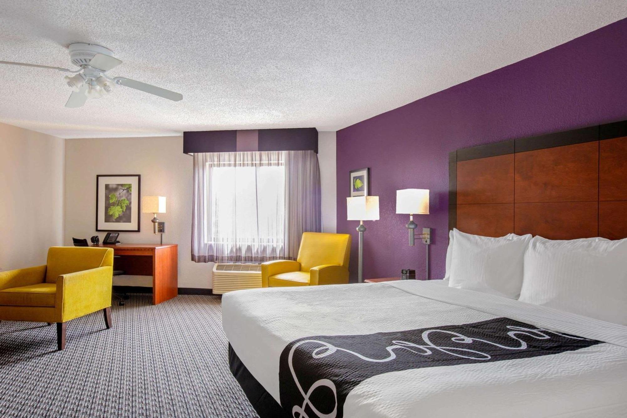 Two-Bedroom Suite One King One Double Bed Non-Smoking