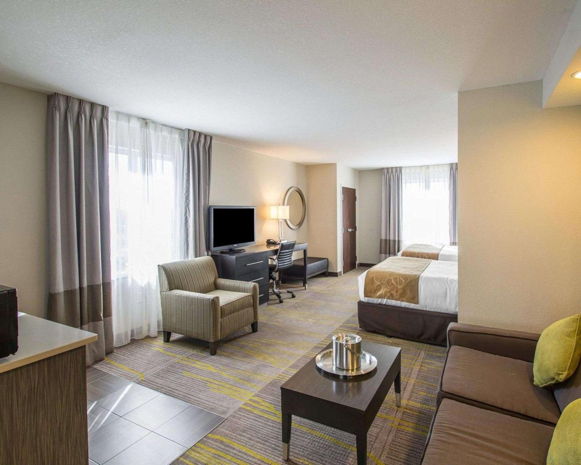 Queen Suite Disability Access or Non-Smoking