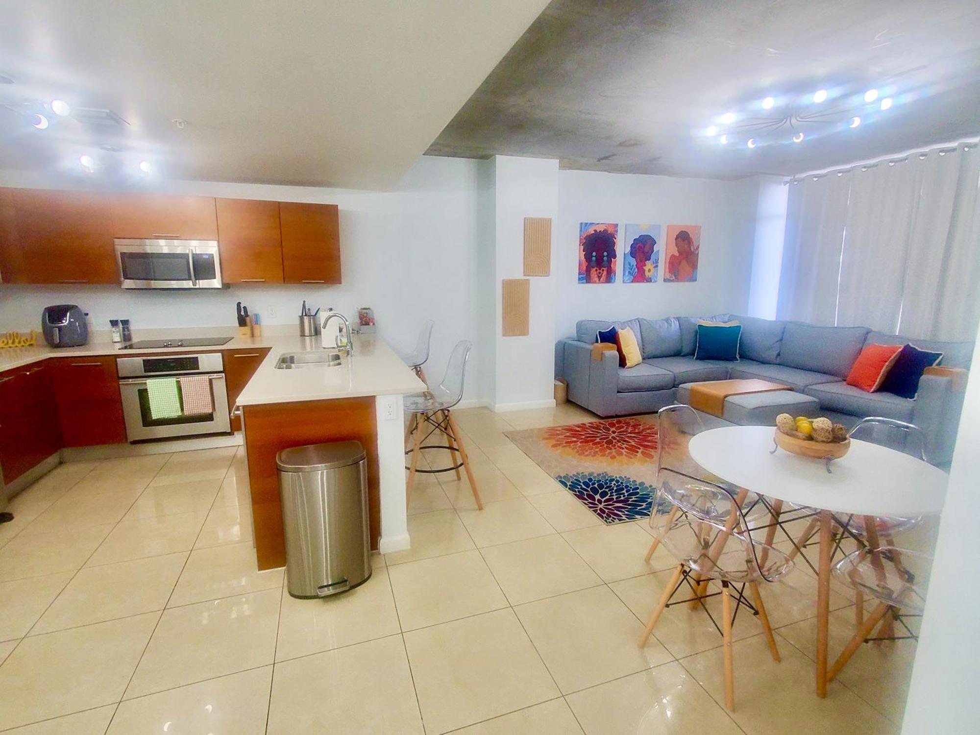 One-Bedroom Apartment,1382681159:JPEG