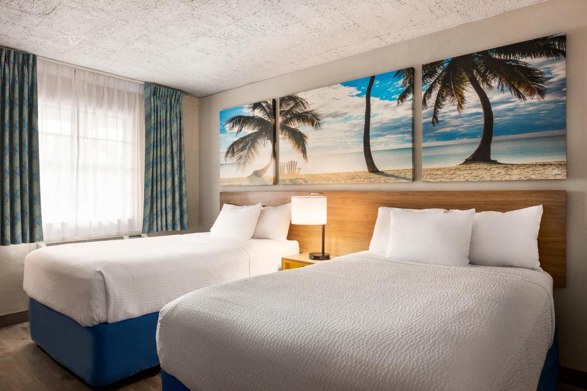 Deluxe Double Room with Two Double Beds - Non-Smoking,1544910328:JPEG