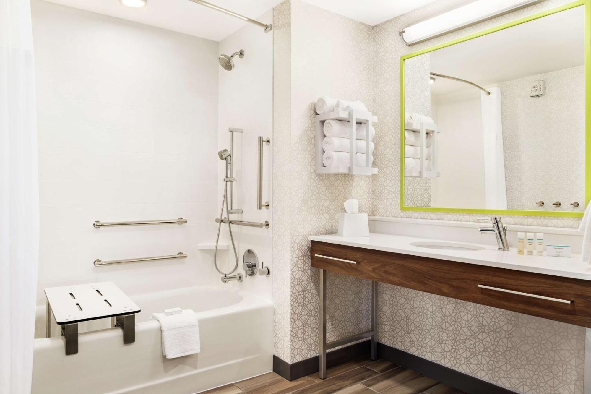 Queen Room Two Queen Beds Bath Tub Mobility Accessible or Non-Smoking