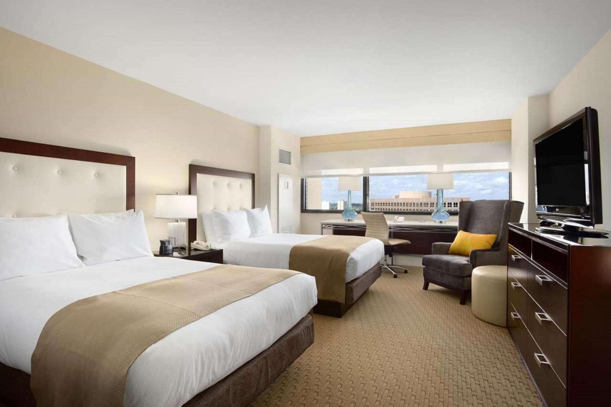 Queen Room Two Queen Beds Balcony