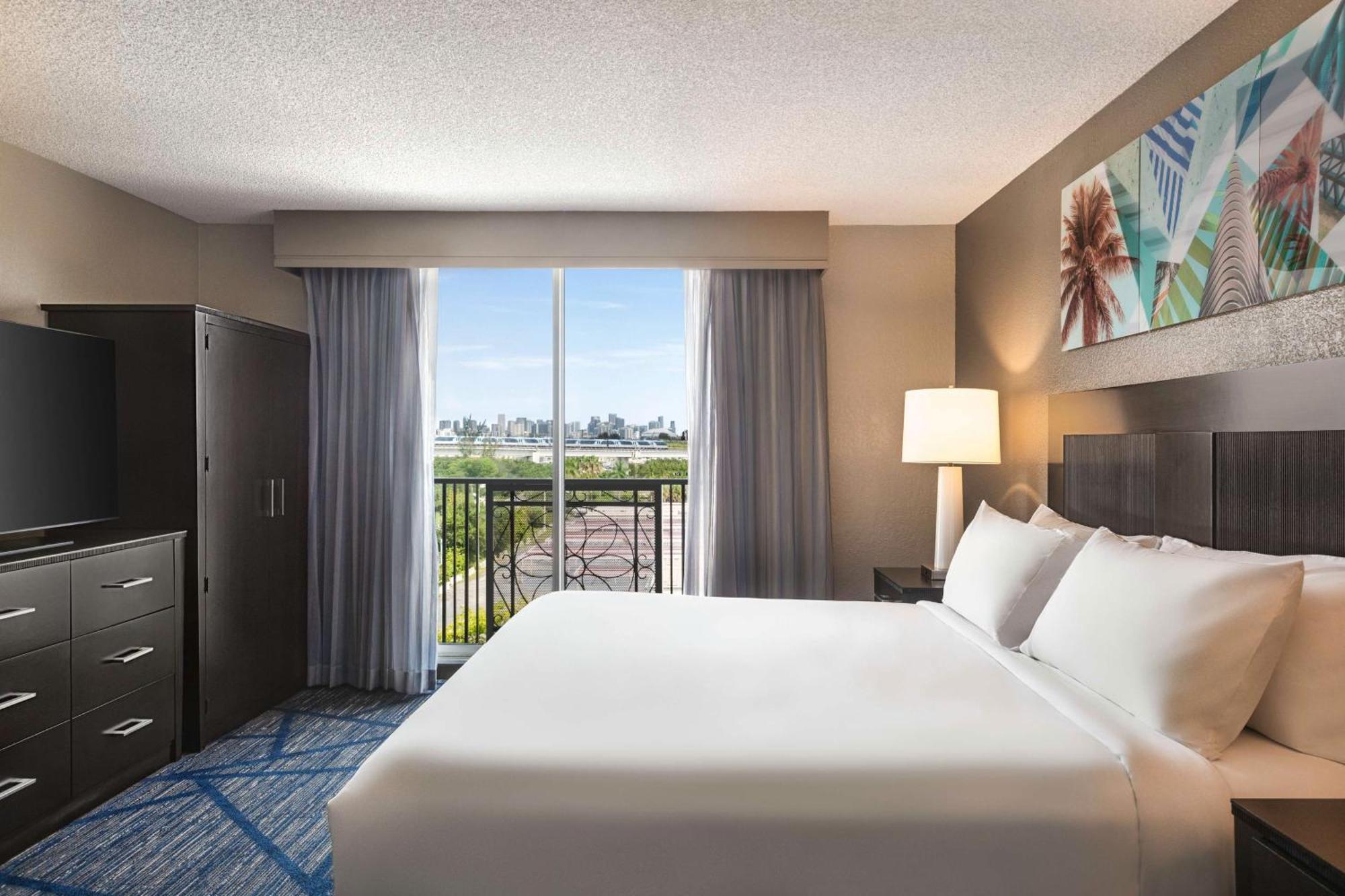 Premium King Suite Mobility or Hearing Accessible
