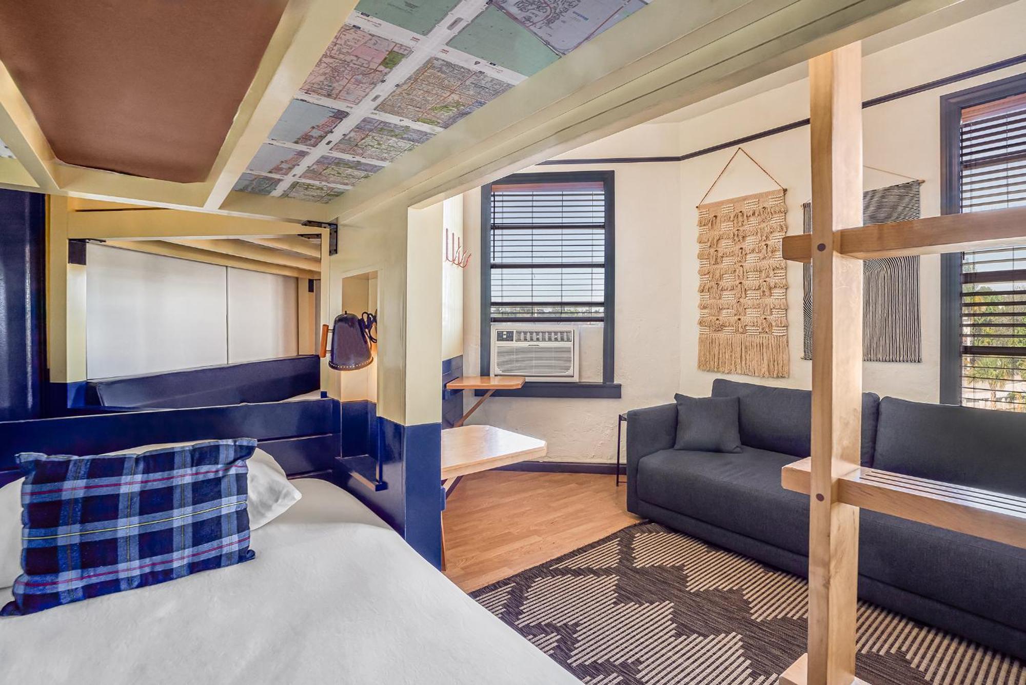 Private Premium Quadruple Room,1642309373:JPEG