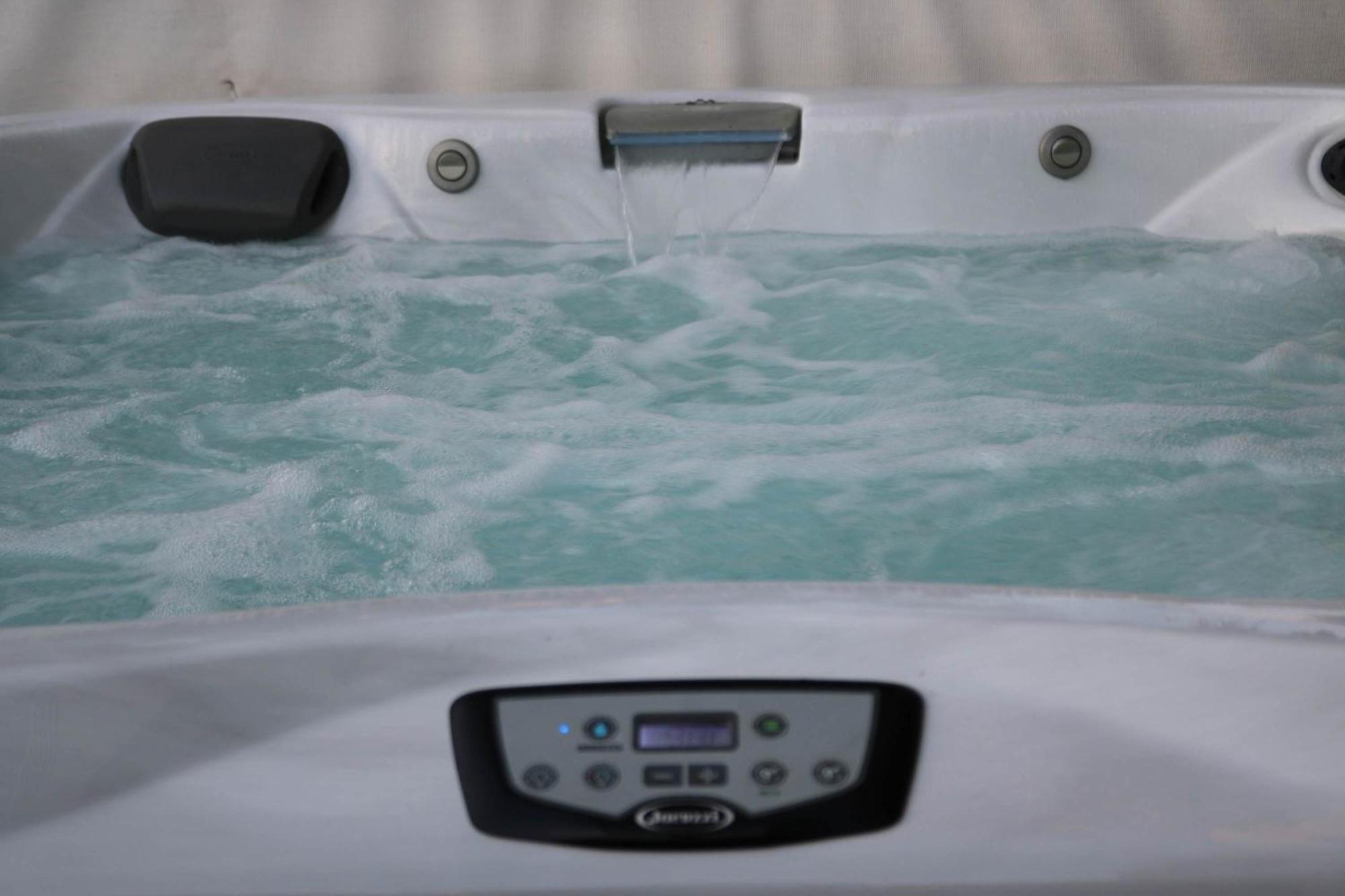 Villa,1695826320:JPEG