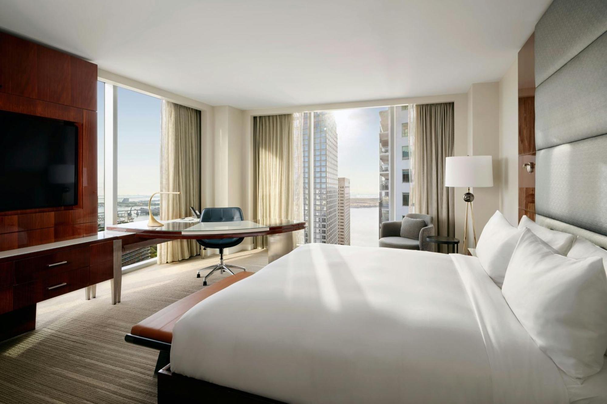 King or Double Room Bay View,1643153714:JPEG