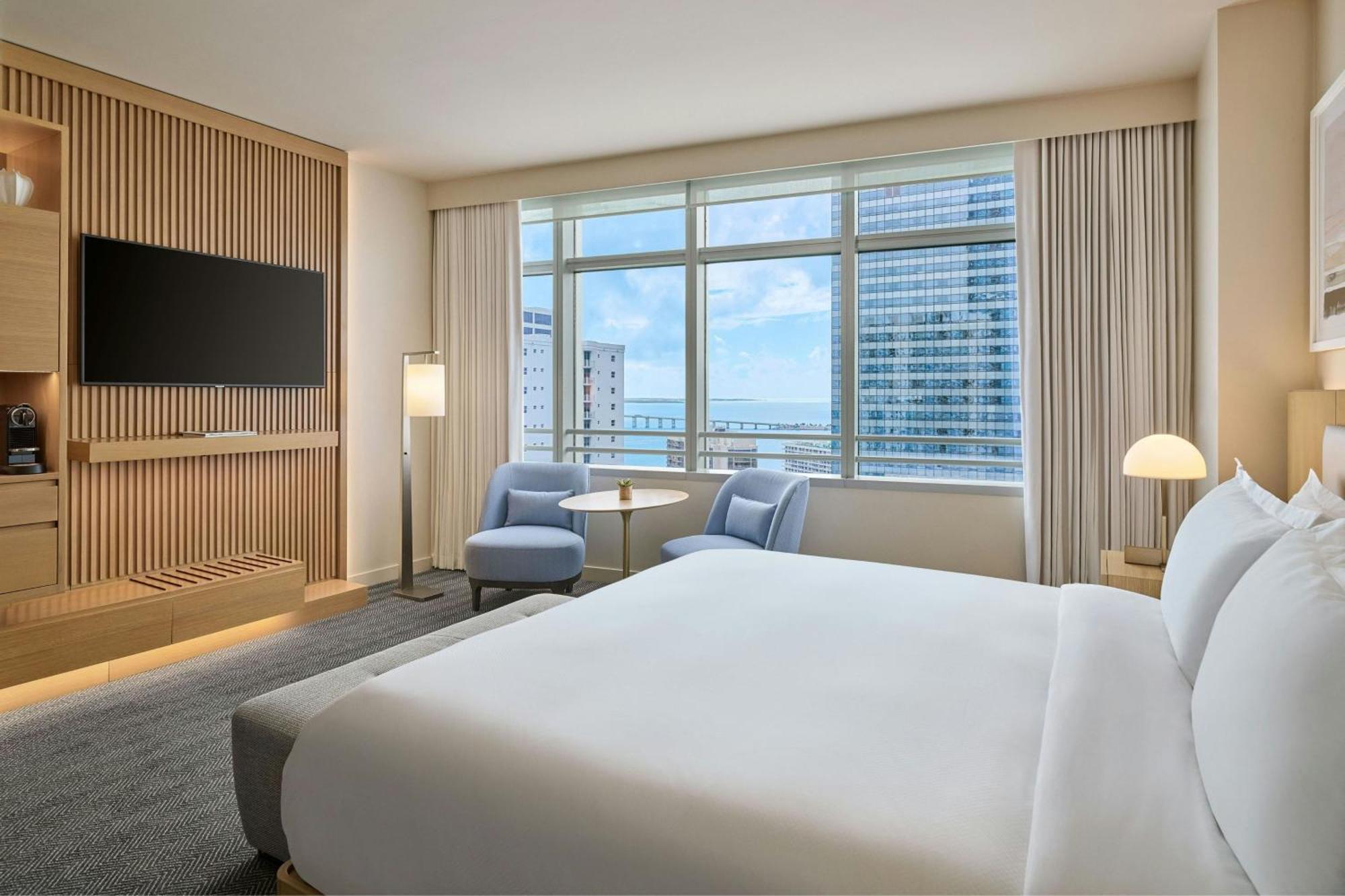 Grand Deluxe King Room with Bay View,1758536617:JPEG