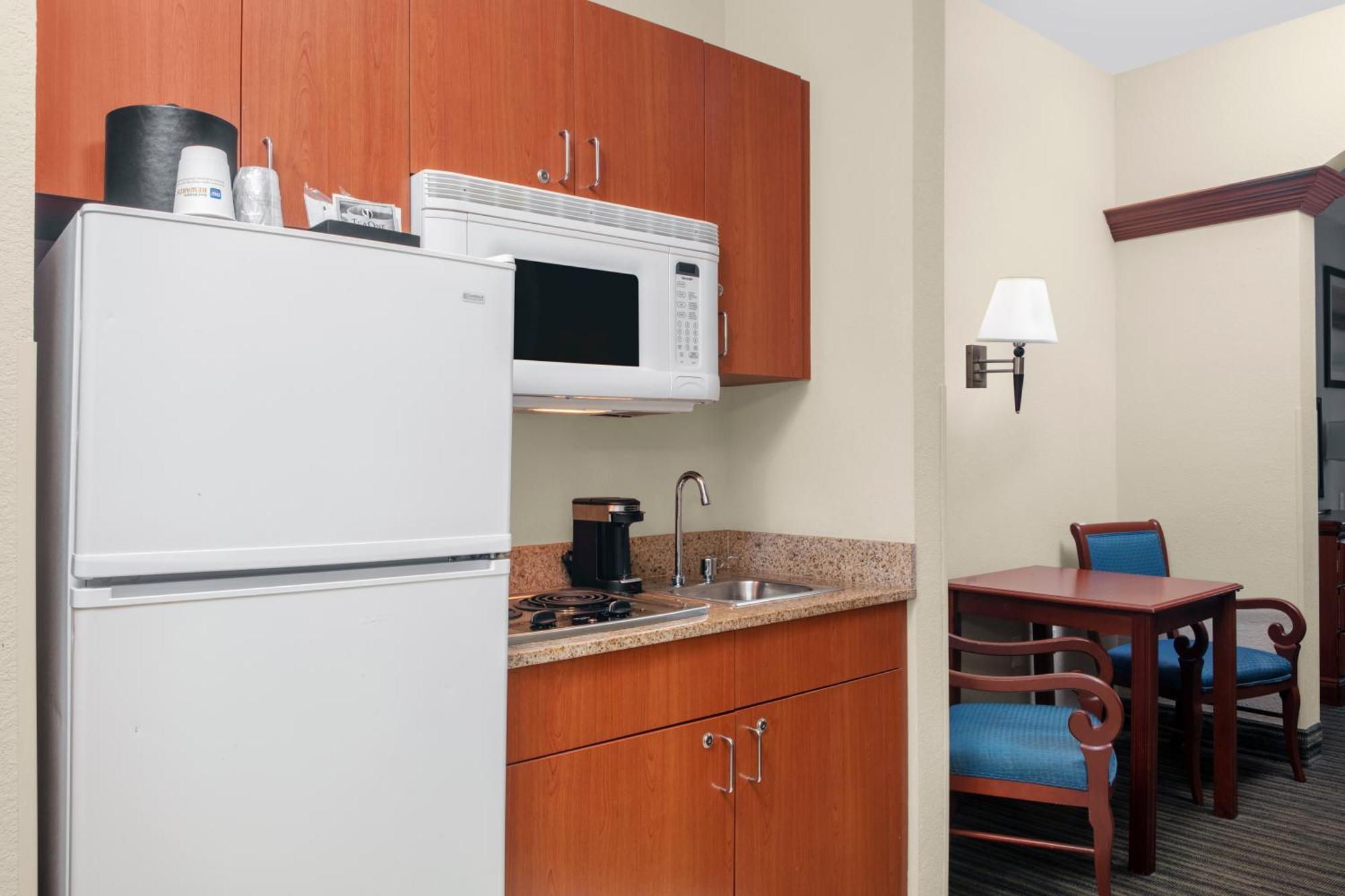 King Suite Kitchenette Non-Smoking
