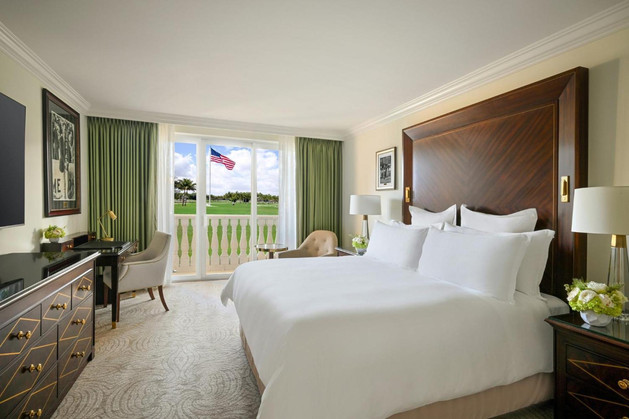 Deluxe Room King Bed