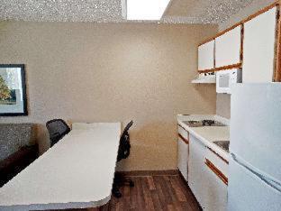 Deluxe Studio 1 Queen Bed Non-Smoking