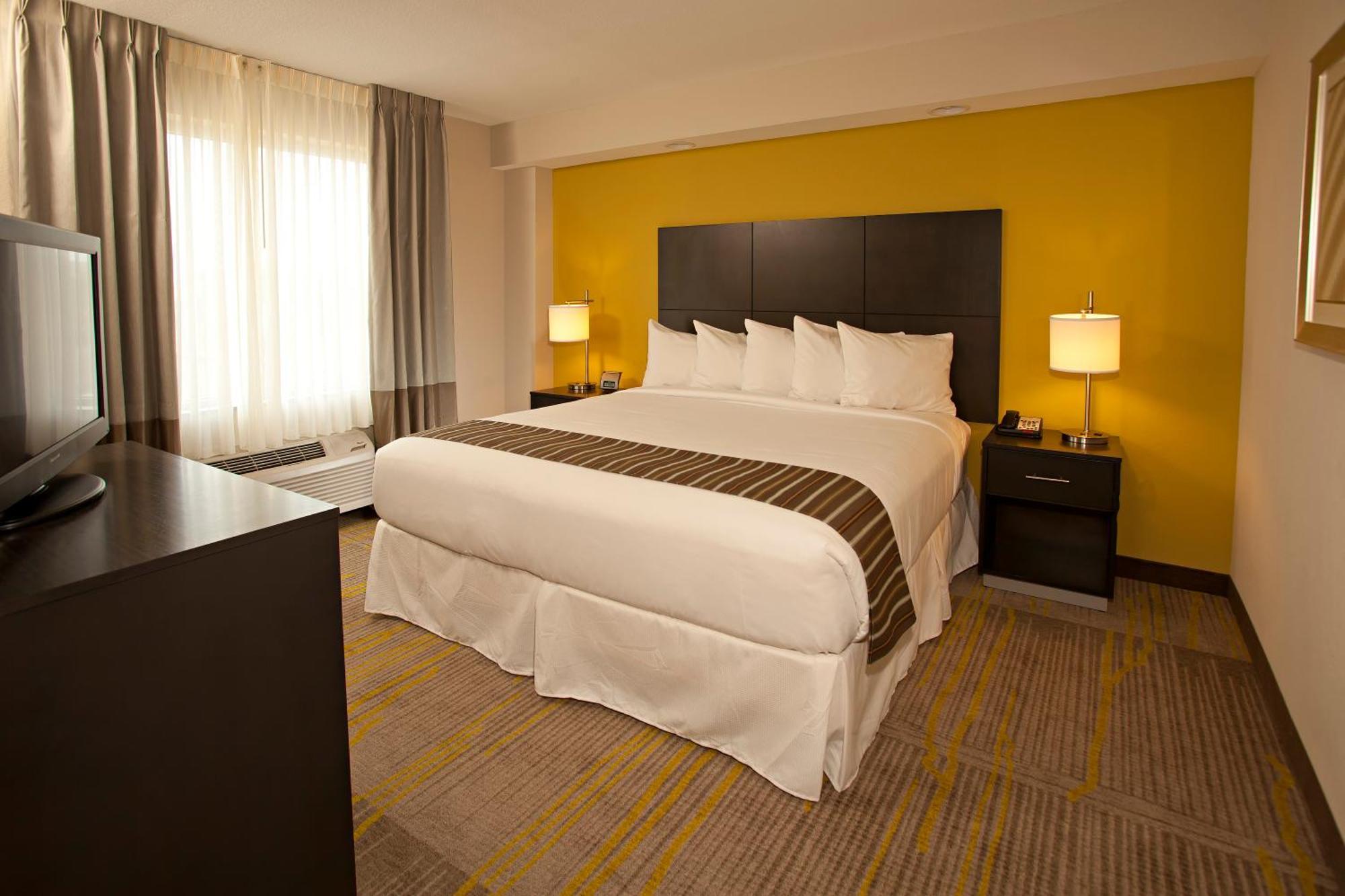 Queen Suite Two Queen Beds