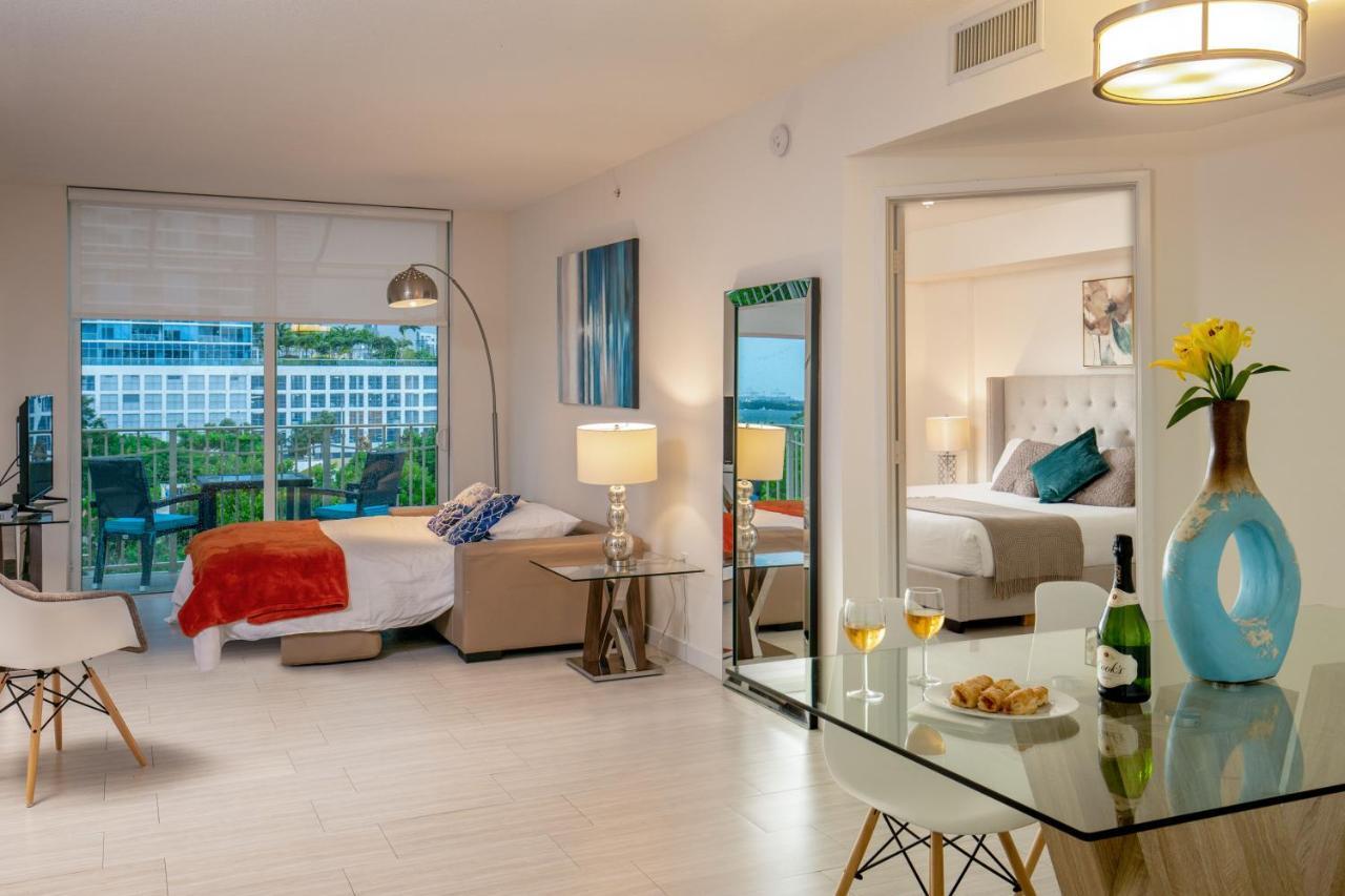 Standard Two bedroom apartment Balcony
