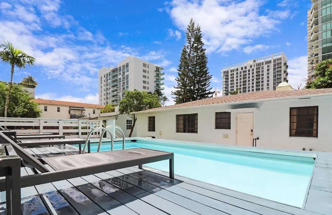 Roami At Edgewater Bungalows-1