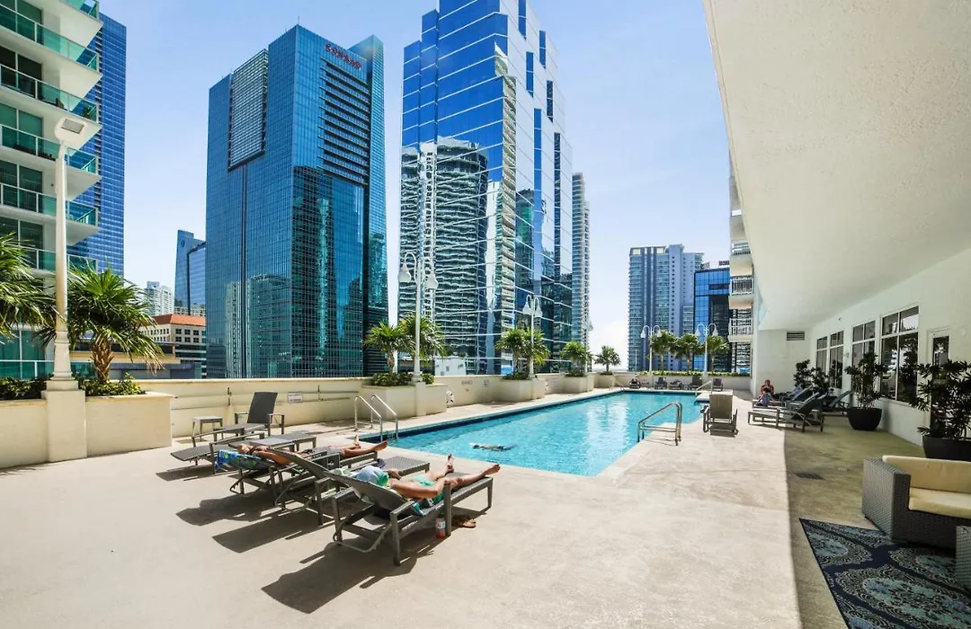 Miami Downtown Brickell Spacious 4 Bedrooms 6 Beds-1