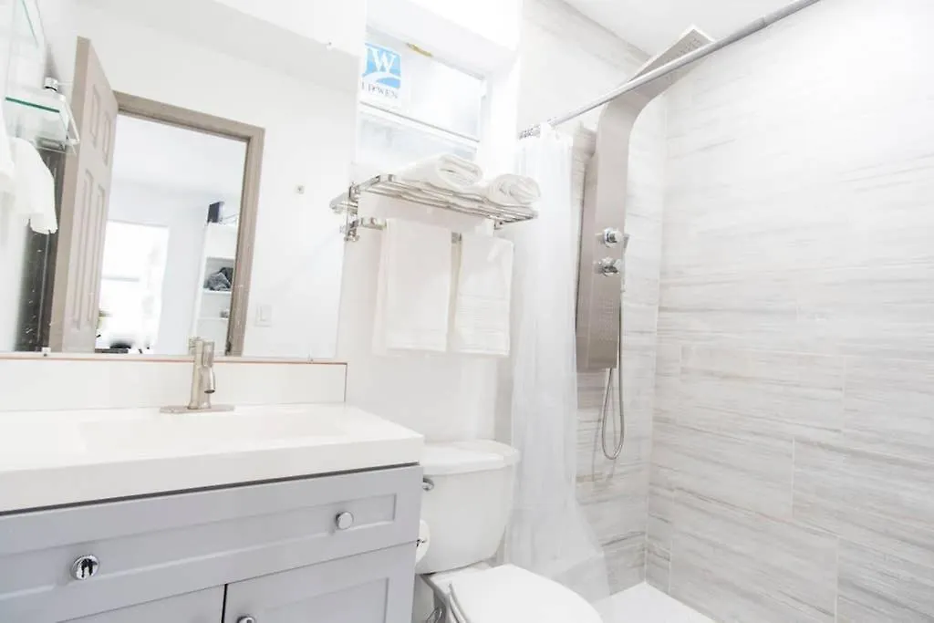 Modern Studio In Heart Of Miami-1