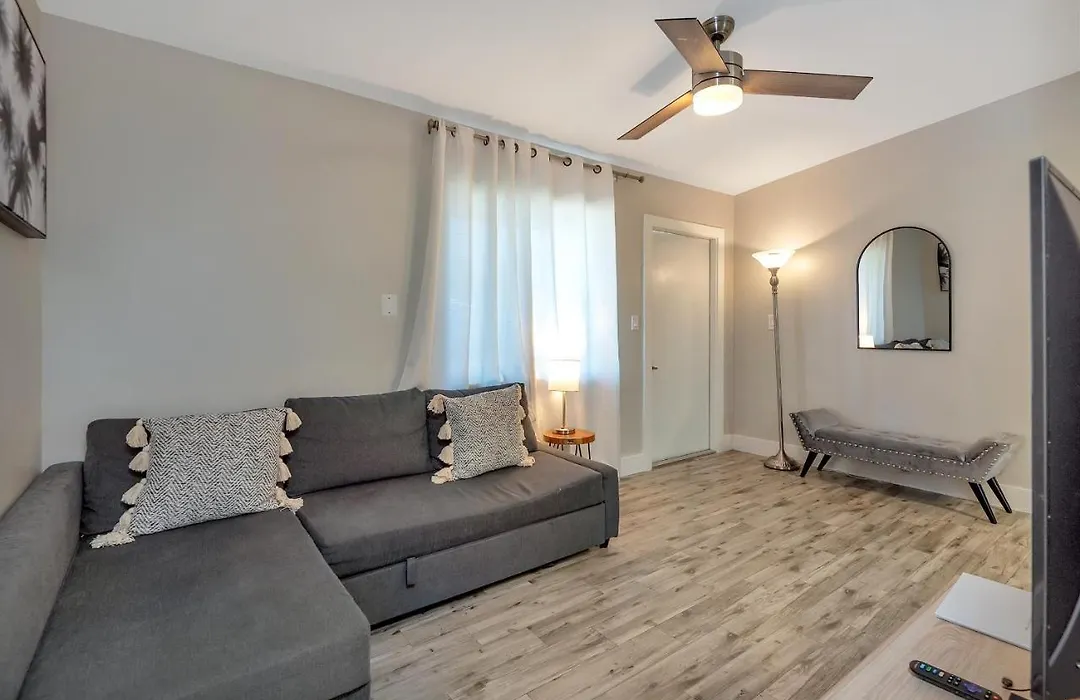 2 Bedroom Buena Vista Walk To Design District-1