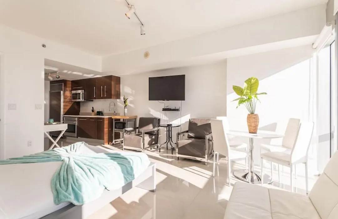 Icon Stunning Studio W Brickell Free Spa-1