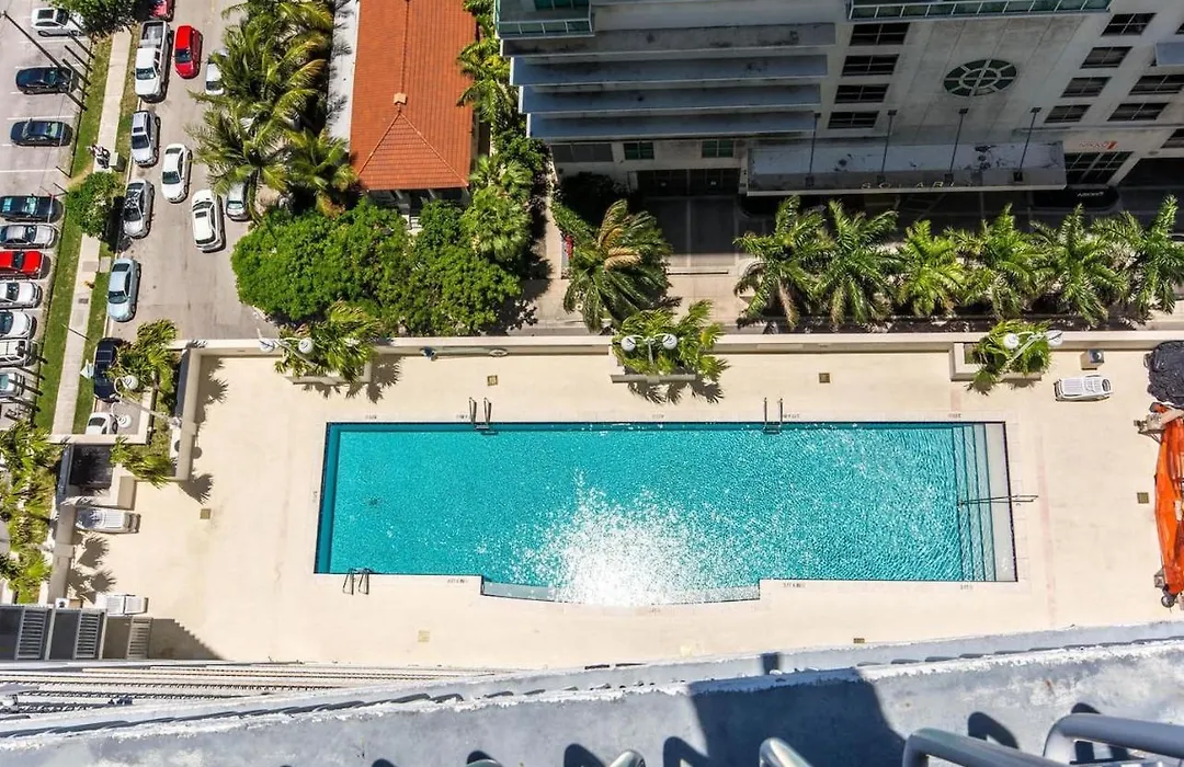 We Host - Stylish Apt At Brickell With Pool-1