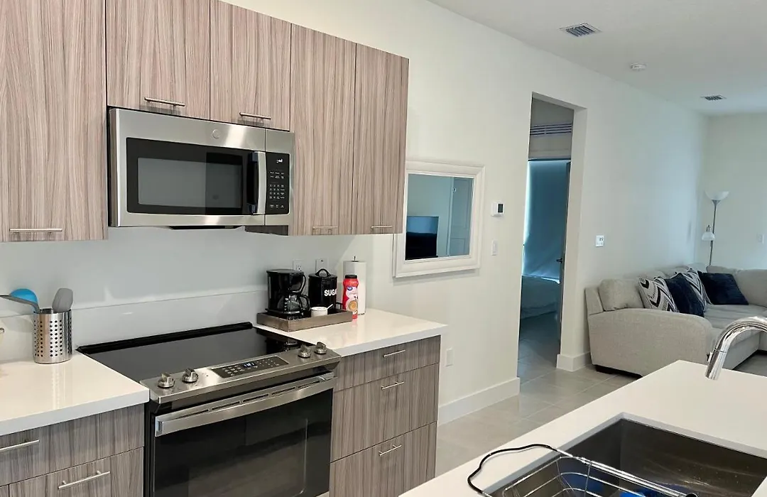 Apartamento Entero De Lujo En Miami Doral-1
