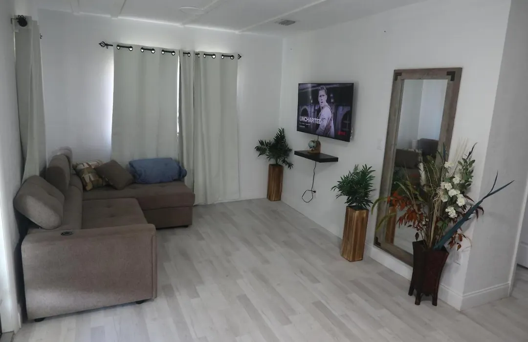 Newly Renovated 2 Bedroom / 2 Bathroom Home-1