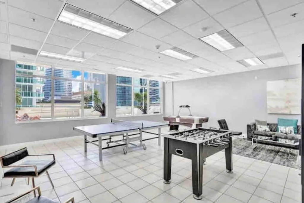 Amazing Location W Parking In Miami-1