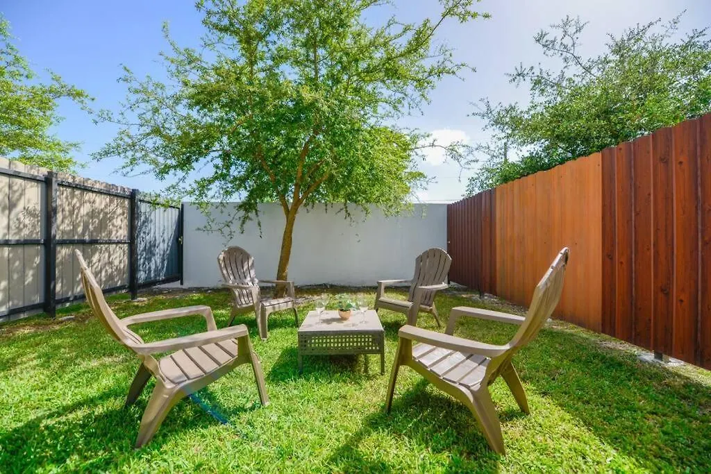 Amazing Townhouse 10 Miles Downtown & Brickell - Nth7-1