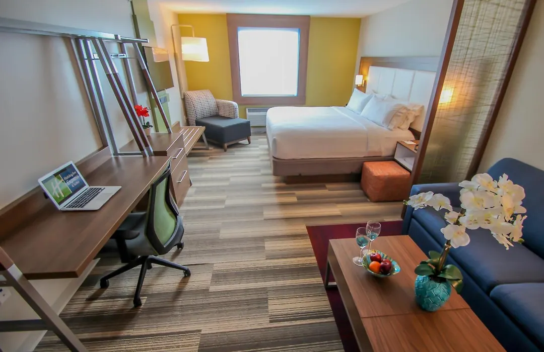 Holiday Inn Express & Suites Miami Airport East By Ihg-1