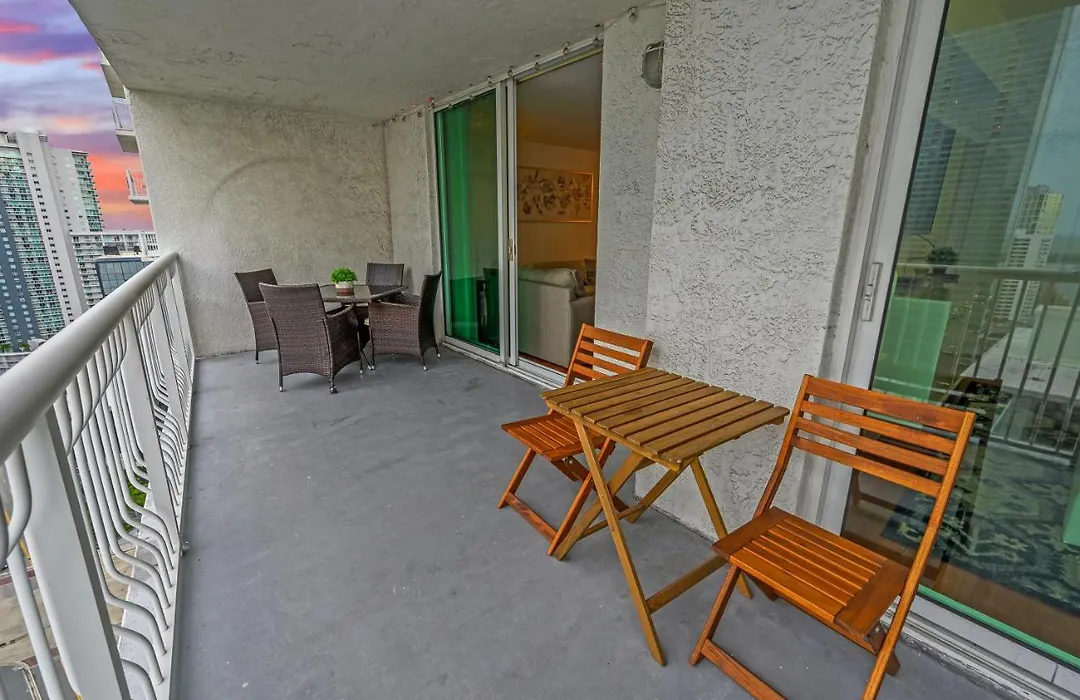 Luxurious 1Br High Rise Condo Brickell-Free Parking-1