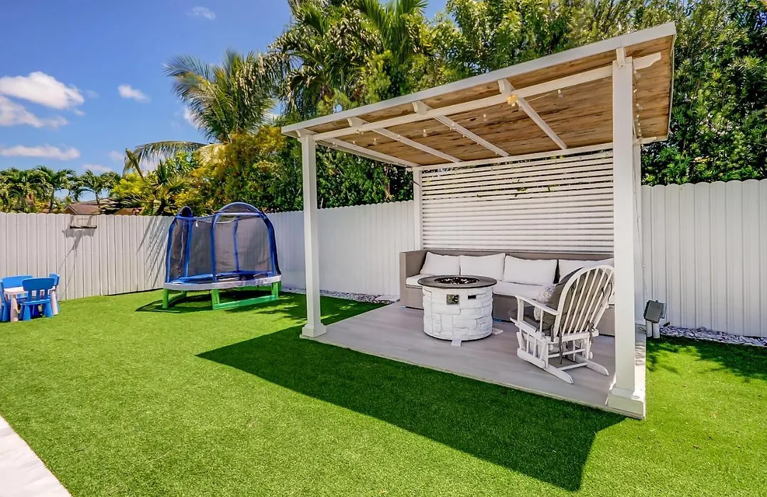 No Live Miami Pool Jacuzzi-1