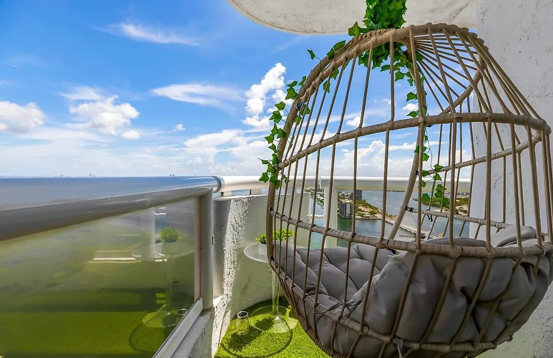Incredible Waterfront Penthouse With Bay View-1