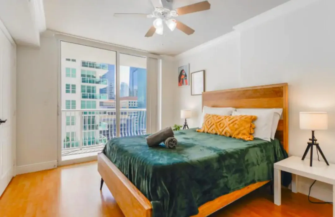 2Bd Condo At Brickell With Bay View-1