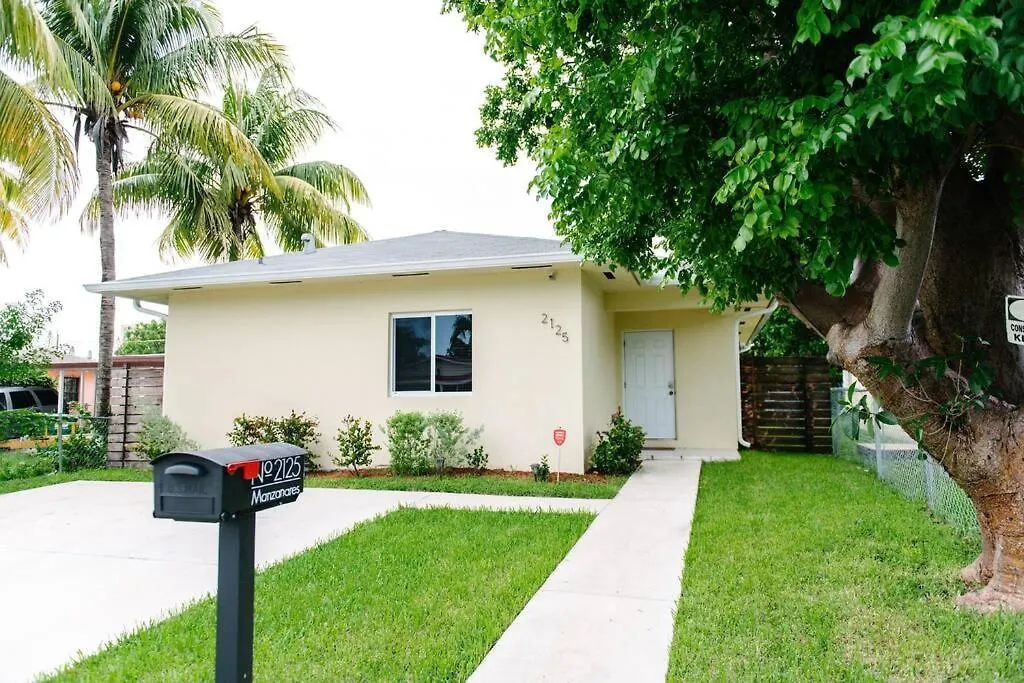 New House On The Block Near Miami Airport.-1