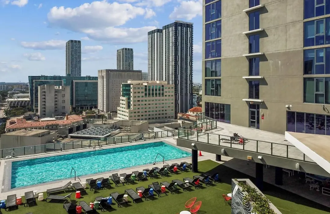 Stunning 3-Br Apartment In Miami-1