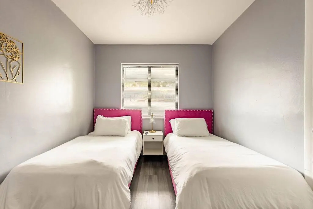 4 Bedrooms Near Cruise Port And South Beachfront-1