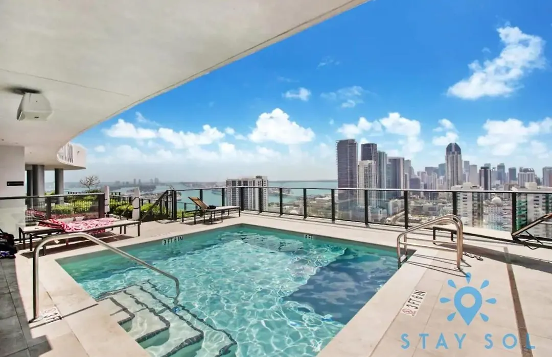 Modern Miami Gem - City View Condo - Free Parking-1