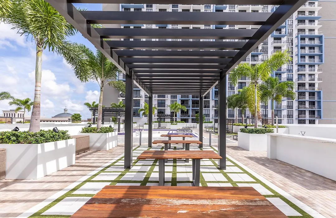 Unique Suite In The Heart Of Downtown Doral-1