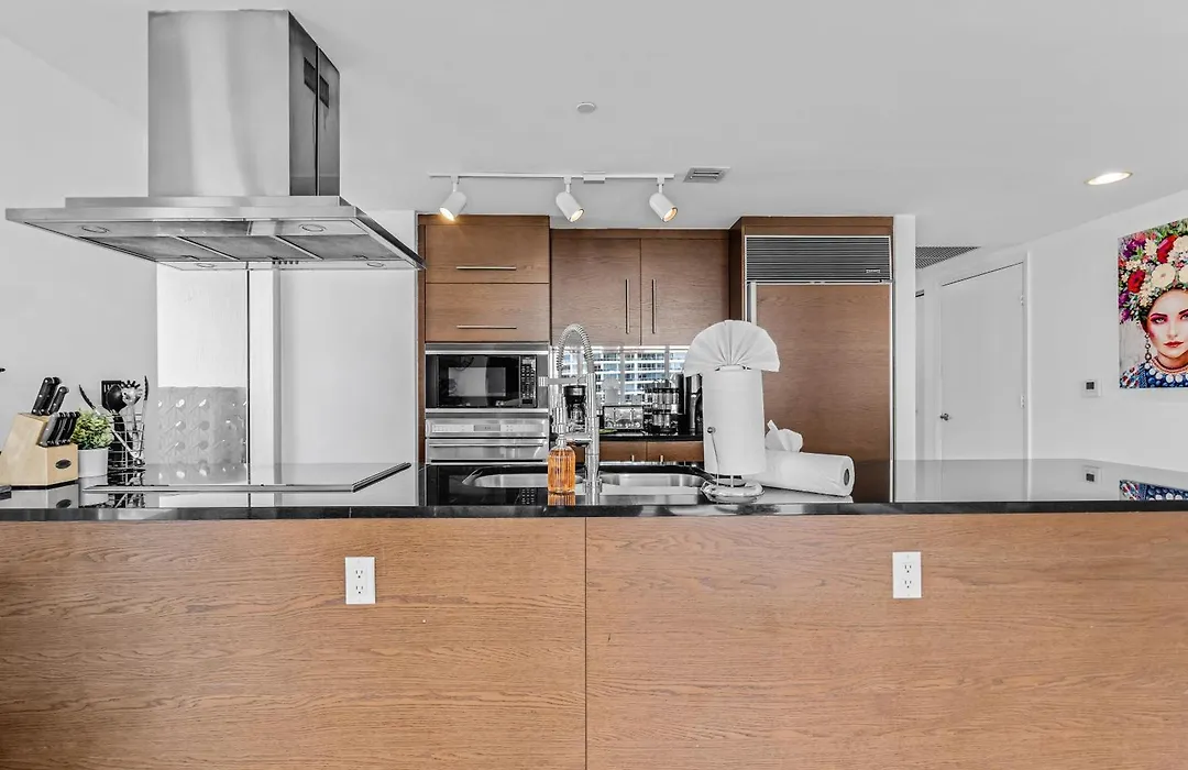 Luxurious Condo At Icon With Views-1