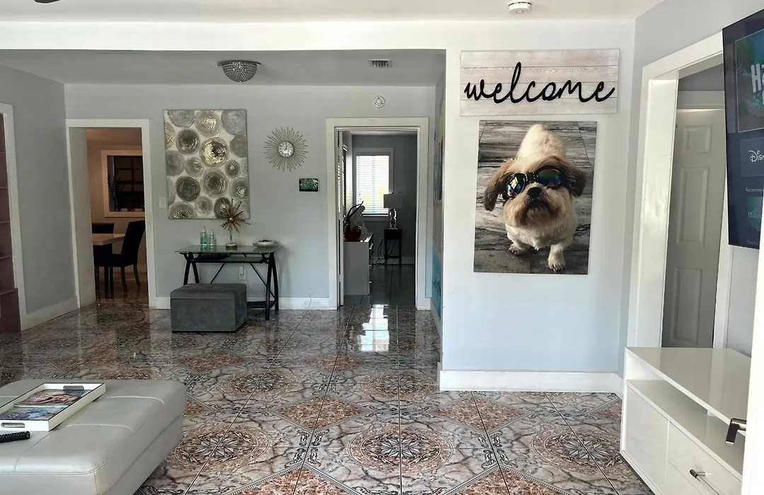 Main House 3 Bed 2 Bath & Guest House 1 Bed 1 Bath-1