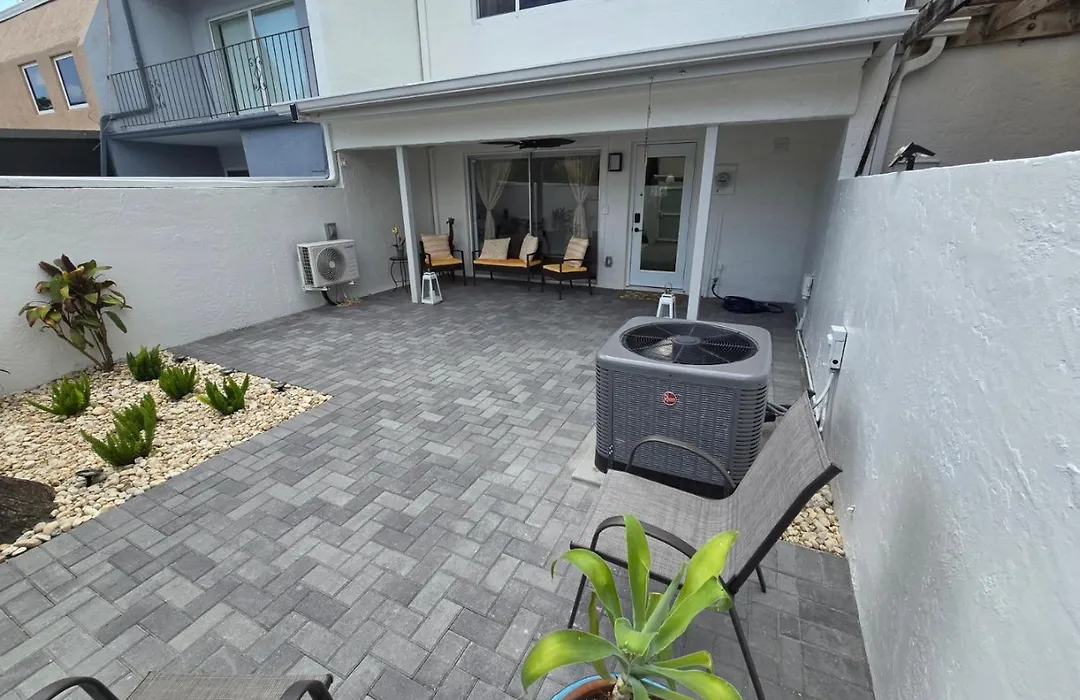 Luxurious & Spacious Townhouse In Prime Location-1
