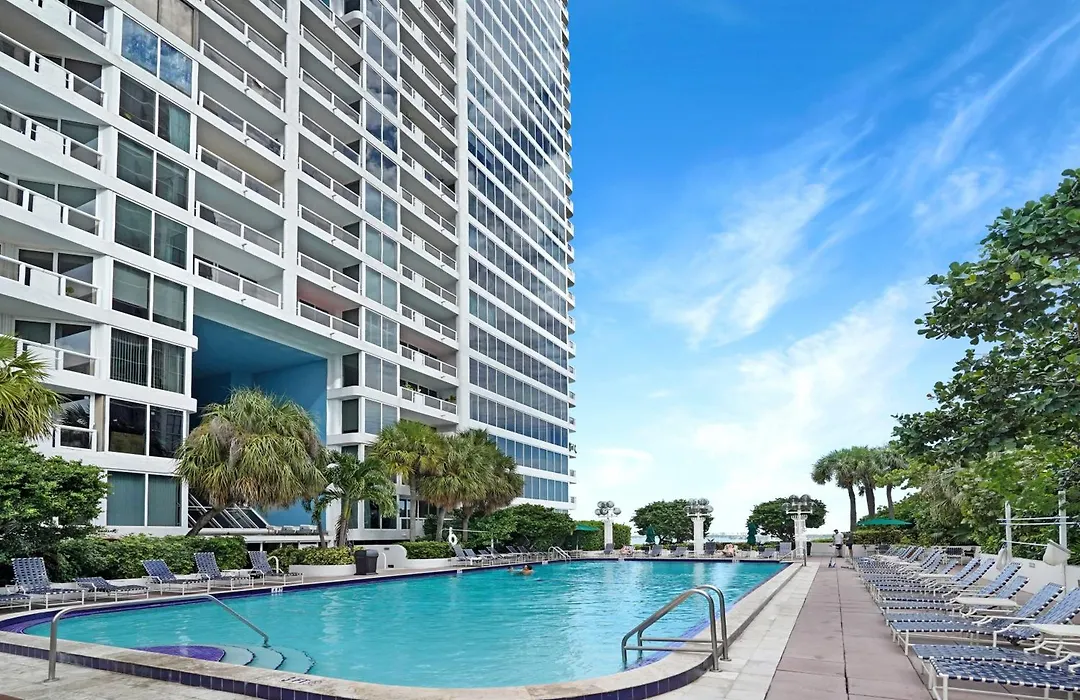 Life Is Gucci! Gorgeous Water Views Miami Condo!-1