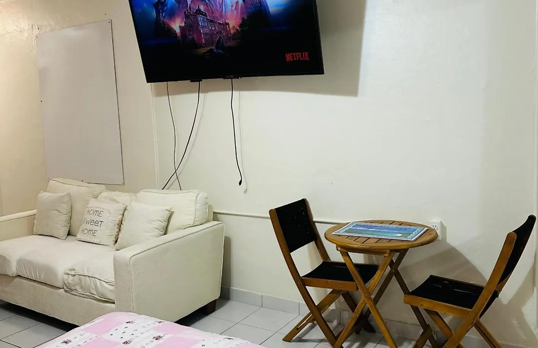 Lovely Apartment With Free Parking-1