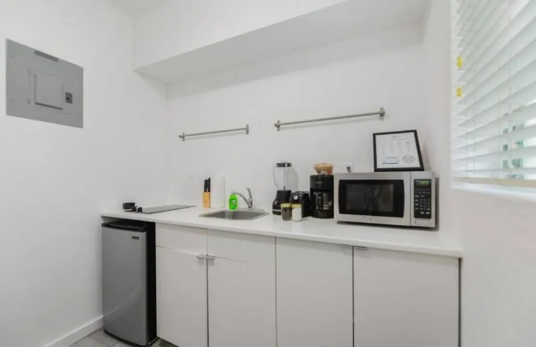 Beautiful Studio 15 Min From The Beach-1