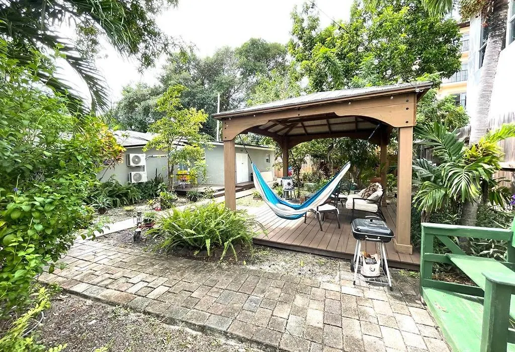 Cozy Room In The Heart Of Little Havana-1