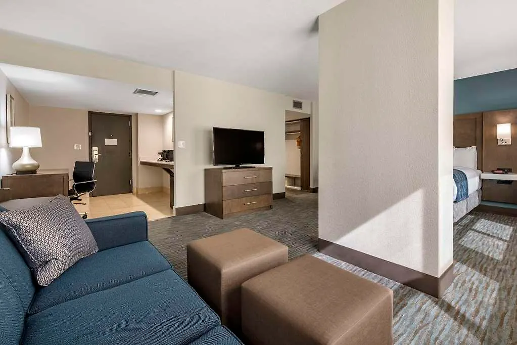 Comfort Inn & Suites Downtown Brickell-Port Of Miami-1