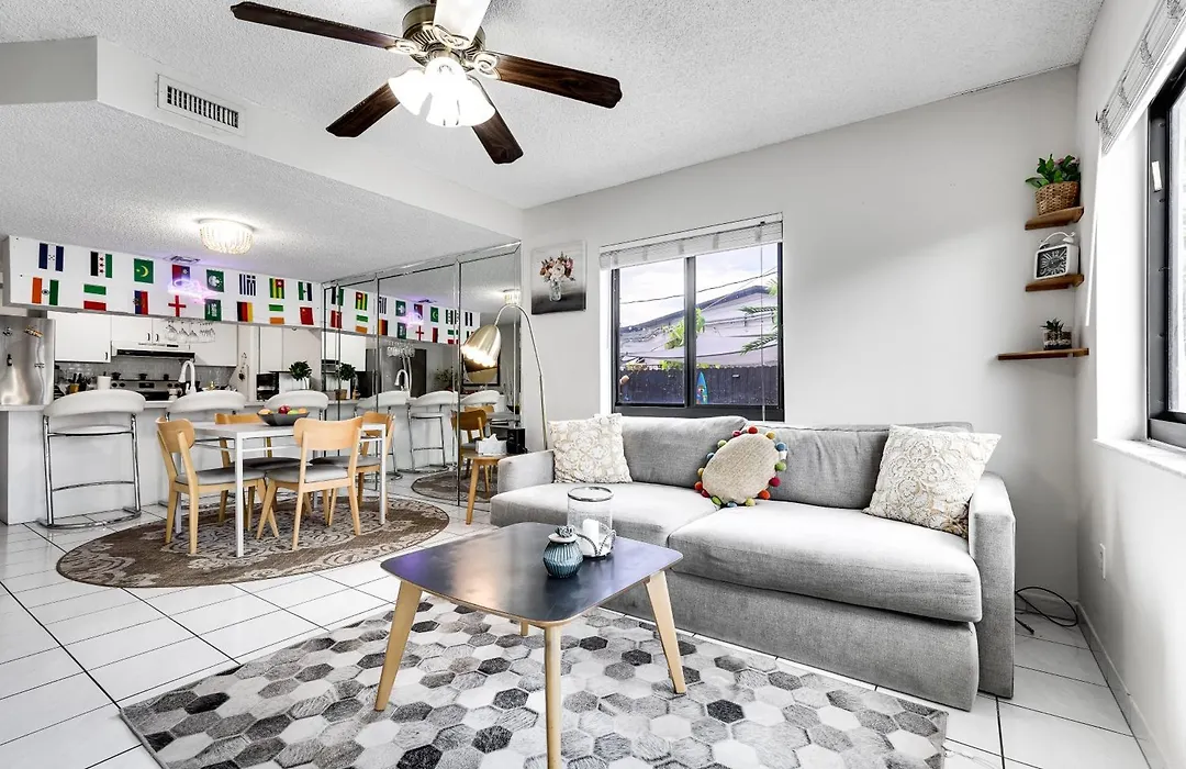 New 2Bedroom 2Bath House With Private Backyard & Jacuzzi-1