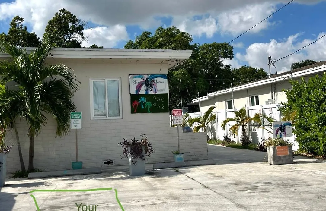 Stunning Little Havana Close To Airport, Calle Ocho, Brickell, Cruises,Wynwood And The Beaches - Free Parking-1